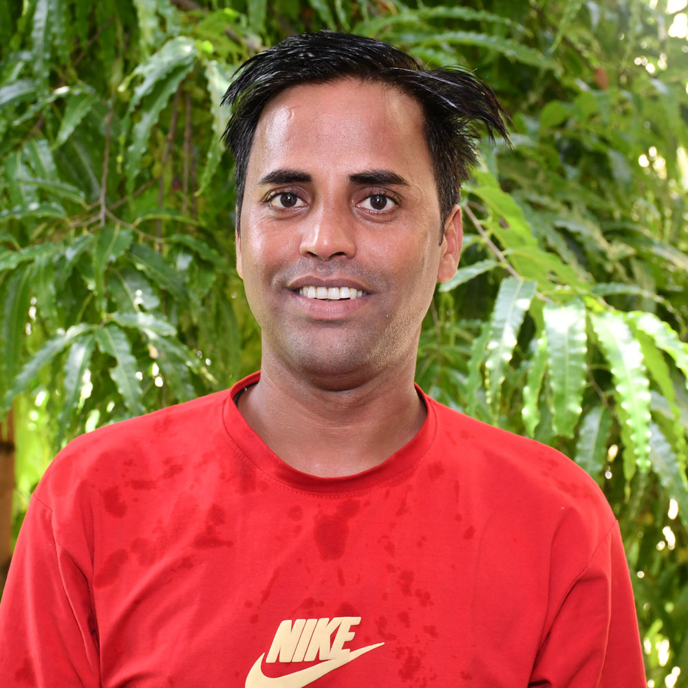 Naveen Naveen